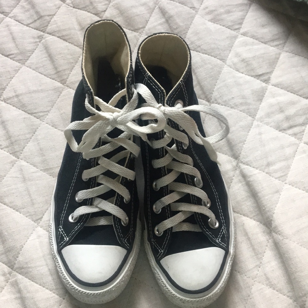 black high top converse shoes